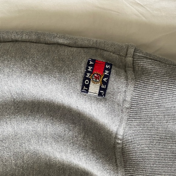 Tommy Hilfiger grey crewneck sweater. - Picture 3 of 4